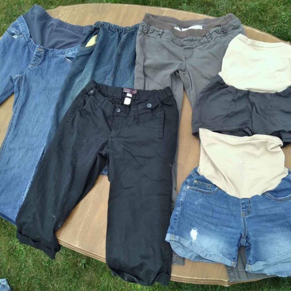 Size Small Maternity Bottoms Lot